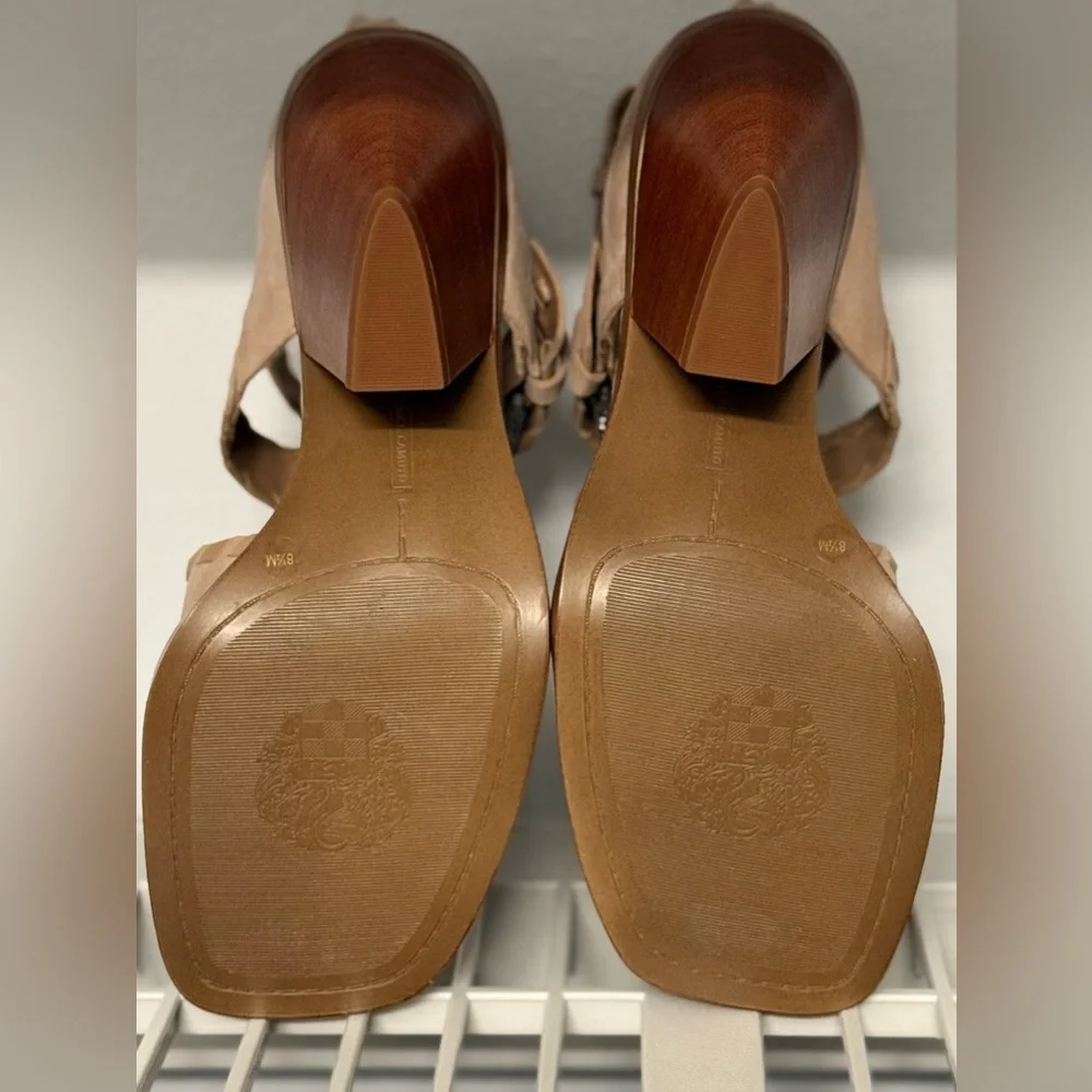 NWOB Vince Camuto Suraylin Truffle Taupe Heeled‎ Sandal